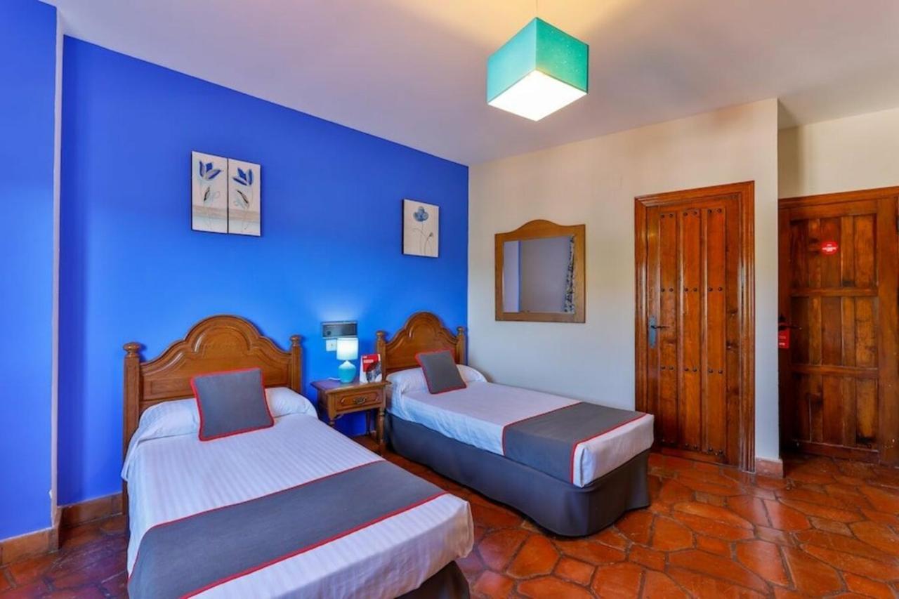 Hostal Alfonso XI Guadalupe  Eksteriør billede