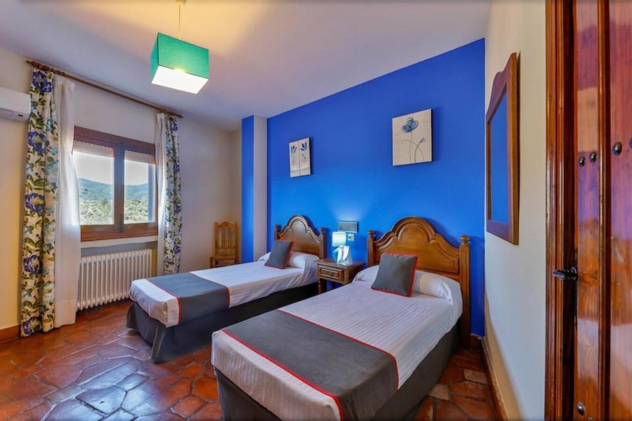 Hostal Alfonso XI Guadalupe  Eksteriør billede
