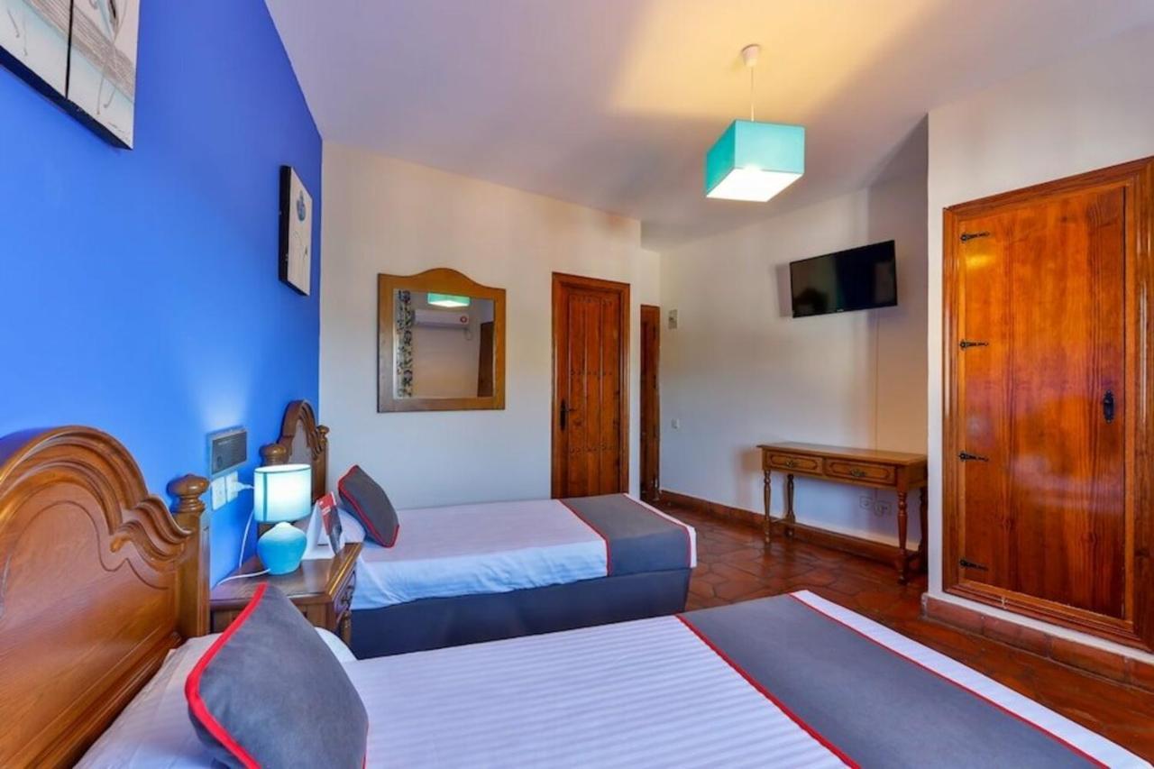 Hostal Alfonso XI Guadalupe  Eksteriør billede