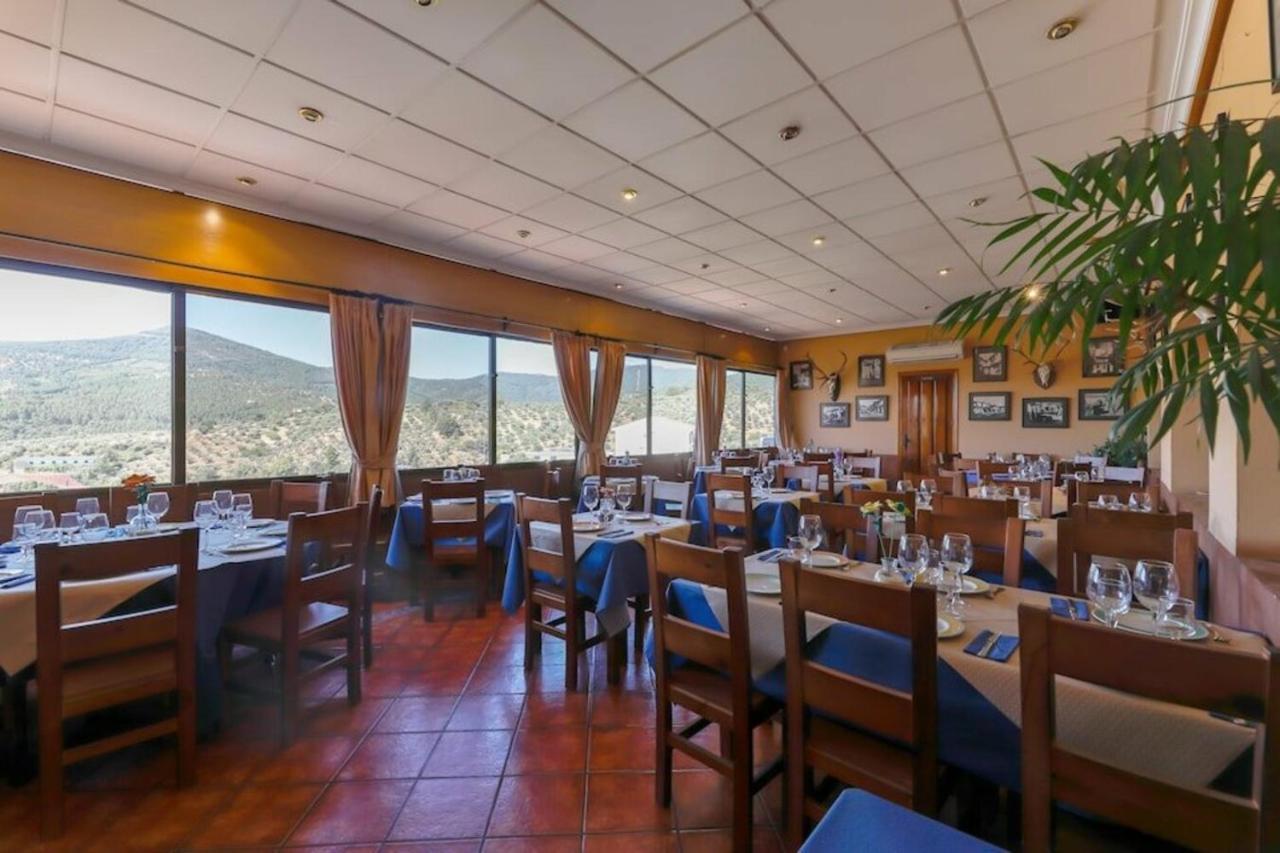 Hostal Alfonso XI Guadalupe  Eksteriør billede