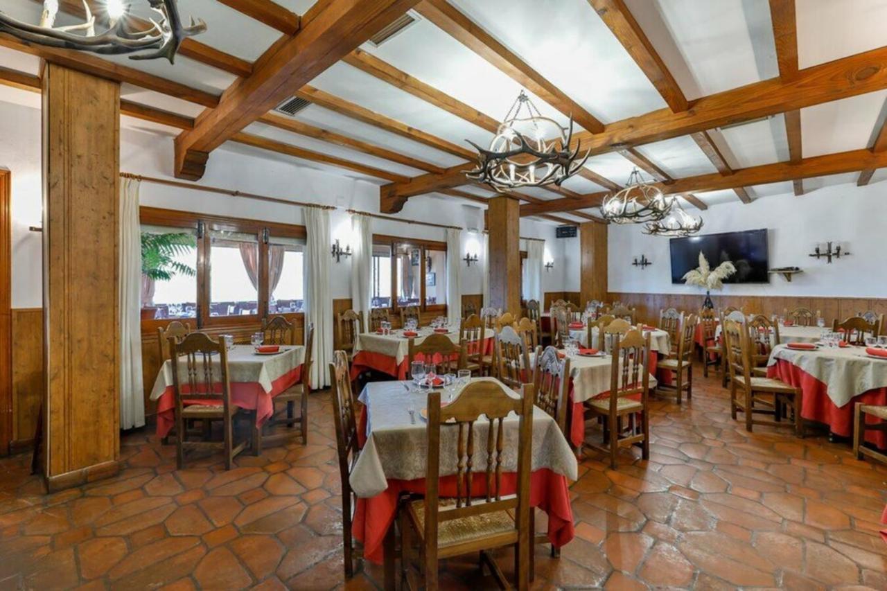 Hostal Alfonso XI Guadalupe  Eksteriør billede