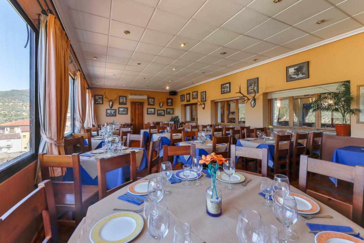 Hostal Alfonso XI Guadalupe  Eksteriør billede