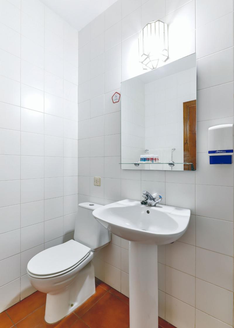 Hostal Alfonso XI Guadalupe  Eksteriør billede
